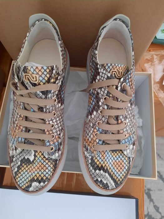 Кроссовки  NURSACE оригинал 38 размер НОВЫЙ