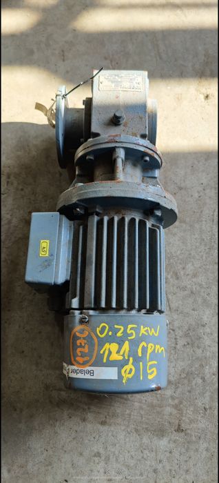 Motor electric trifazat cu reductor, 0.25kW, 121rpm, 380V