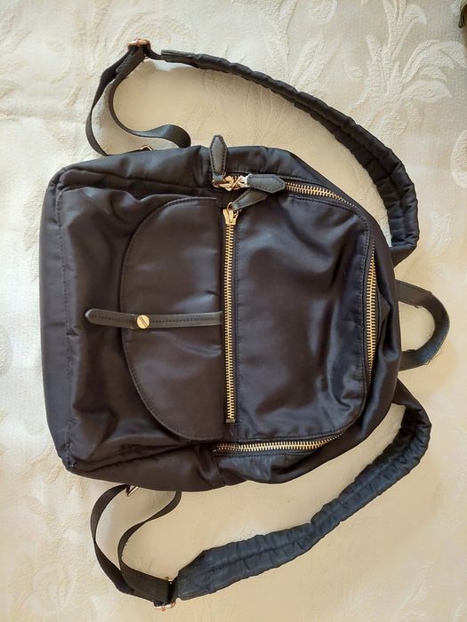 Дамски раници в черно