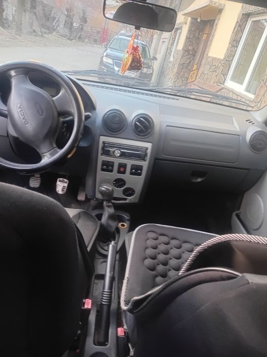 Vand Dacia Logan 1,4 benzina an fabricatie 2005 pretul negociabil