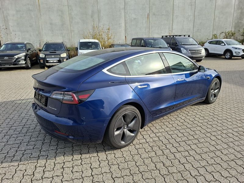 Tesla - Model 3 Long Range AWD