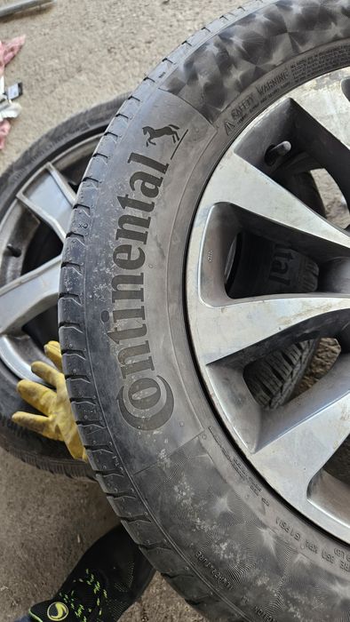 4 бр. 215 65 17 летни гуми Continental  Premium Contact 6
