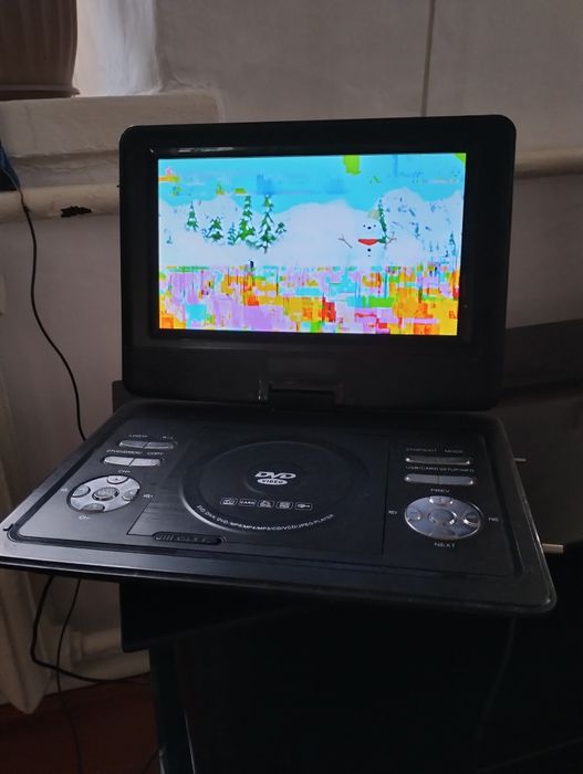 Продам мини телевизор с двд