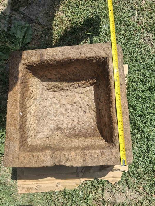 Корита дялкани от камък