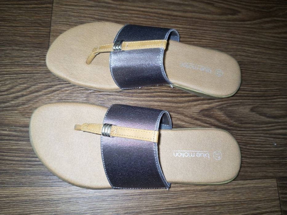 Сандалии, шлёпки