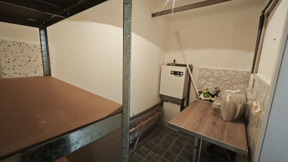 Под наем: Офис, помещение, магазин.