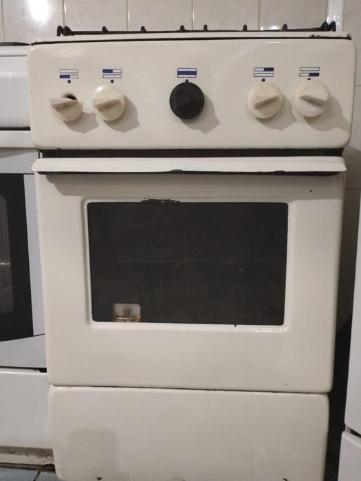 Продам газ плиту