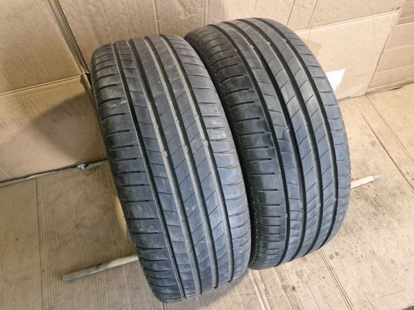 2 Bridgestone R17 205/55
летни гуми DOT0222