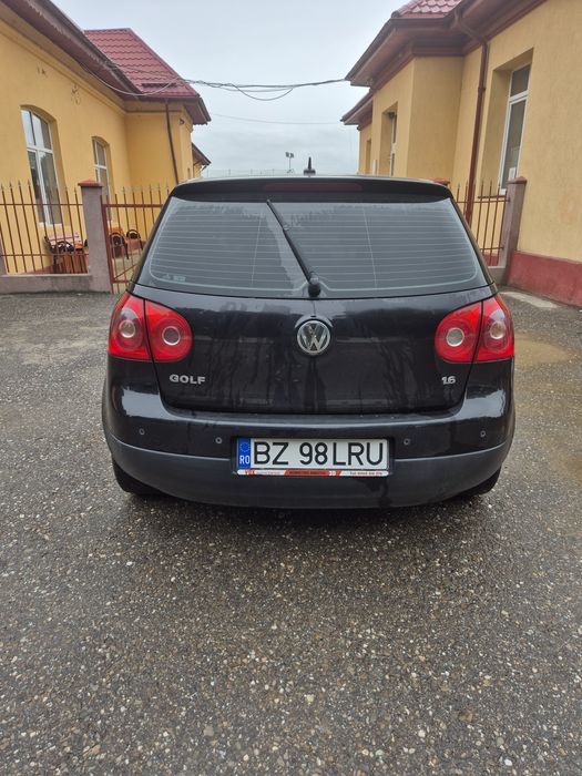 Golf 5      1.6 benzina