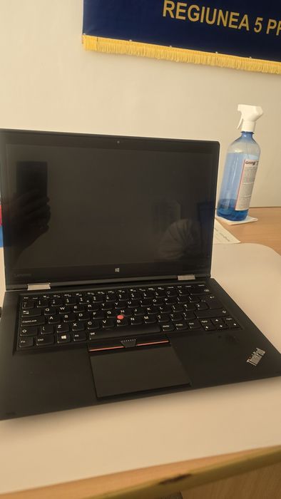 Laptop 2 in 1 lenovo thinkpad Yoga X1 i5 8gb ram ssd