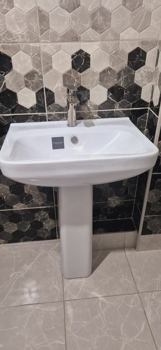 Продам раковины со стойками