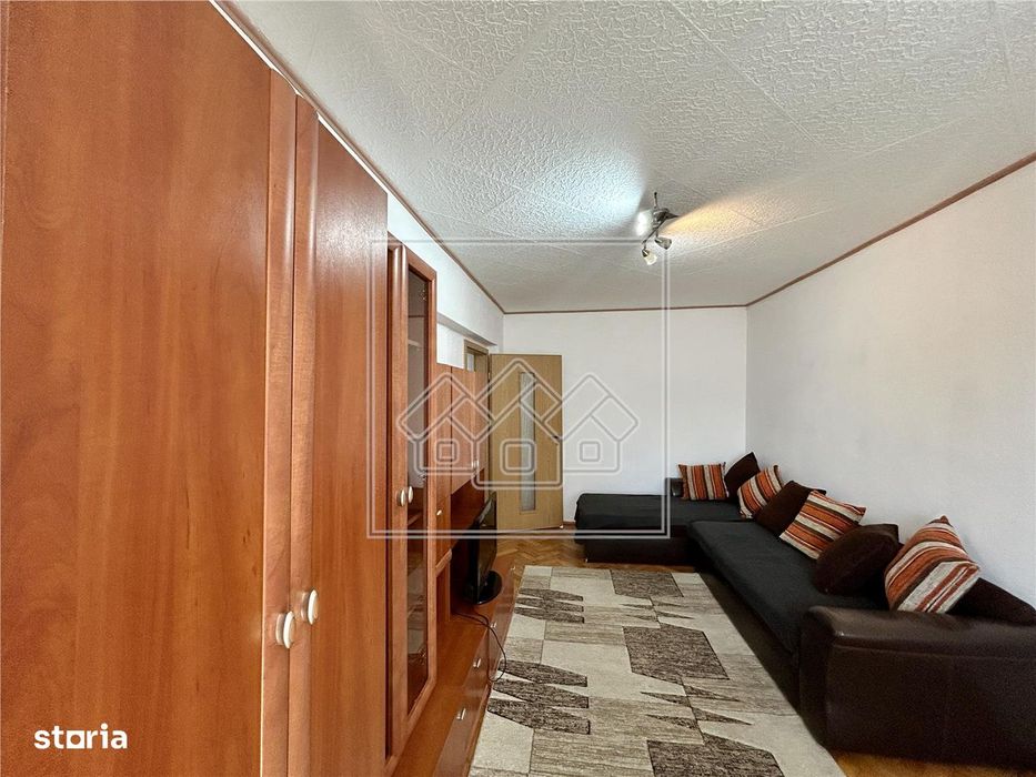 Apartament 2 camere, decomandat, la cheie, zona buna