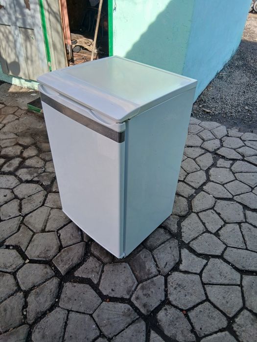 Продам небольшой холодильник