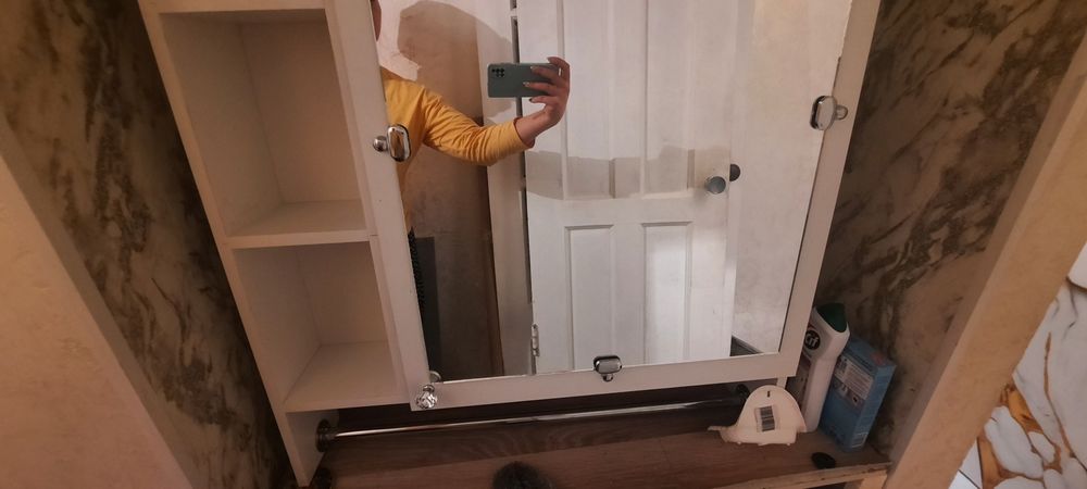 Шкафчик навесной