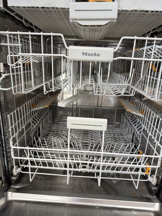 Съдомиялна  Miele за вграждане XXL автоматично отваряне