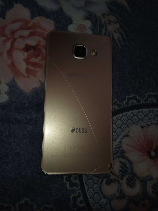 Telefon srochna sotiladi