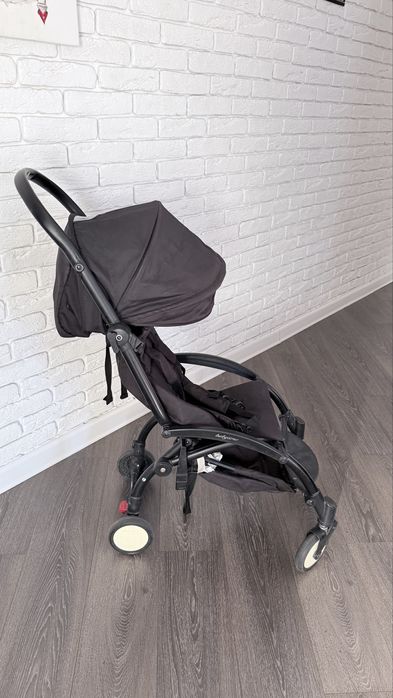 Продам компактную коляску