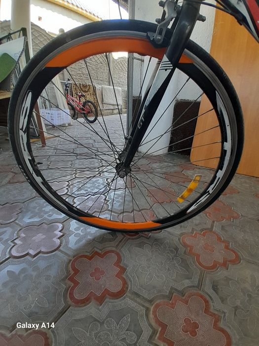 Продаётся велосипед.