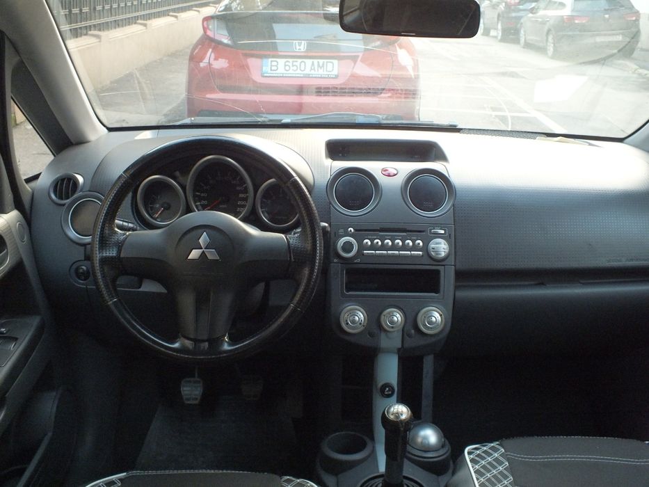 Mitsubishi Colt 1.1 benzină