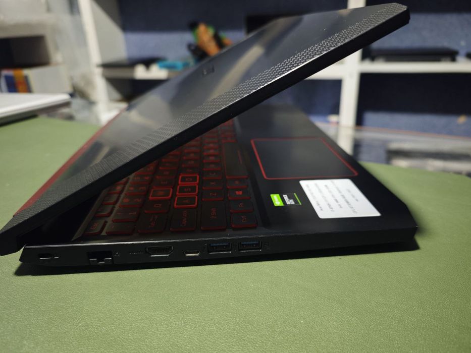 Acer Nitro Gtx 1660 ti gaming laptop