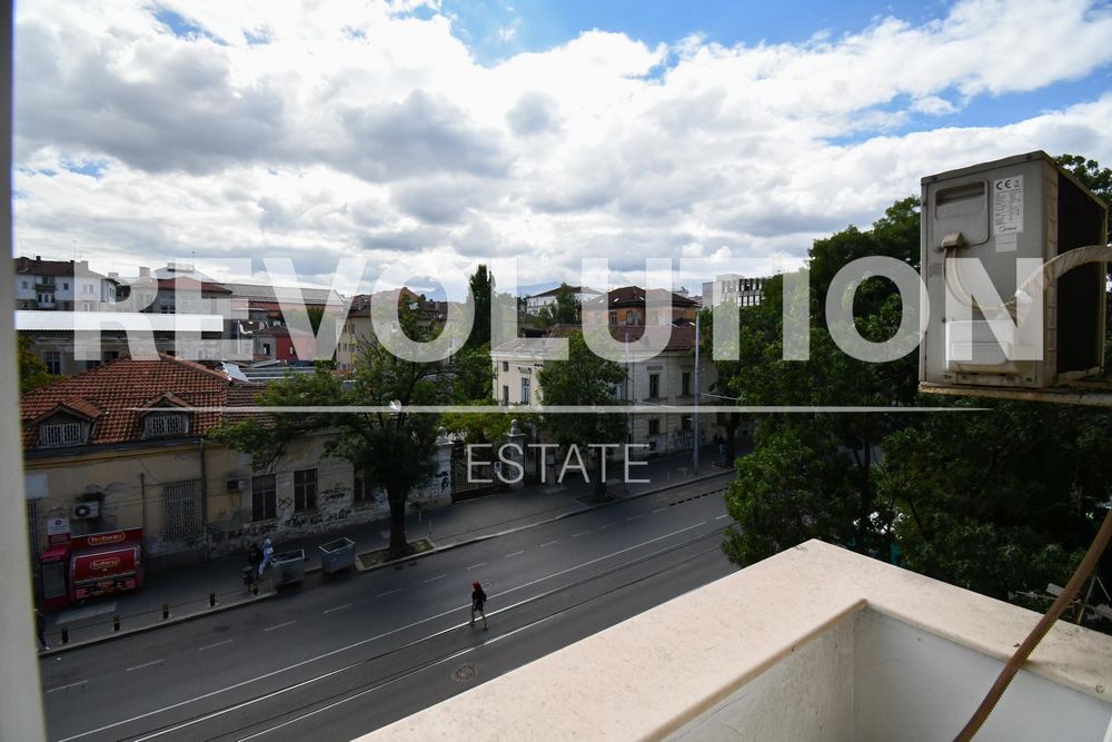 Дава се под наем Двустаен апартамент в София, Център - 50 кв.м за 770 € - Снимка #8