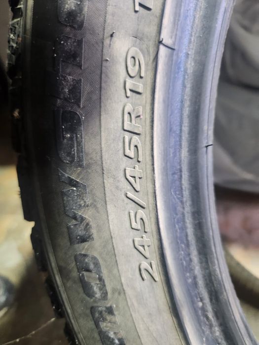 Зимный покрышка.