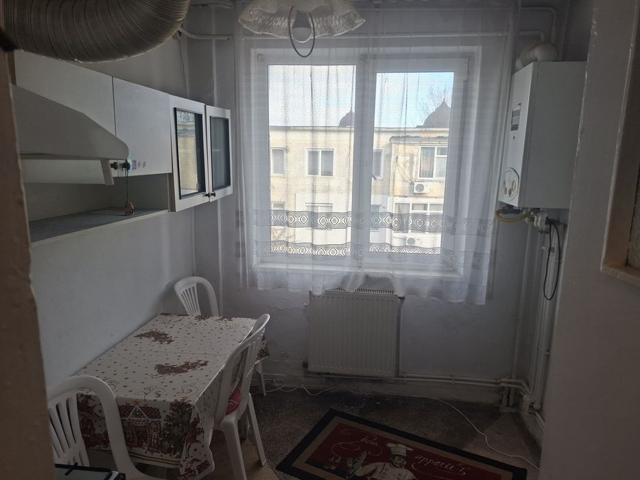 Vând apartament 2 camere semidecomandat