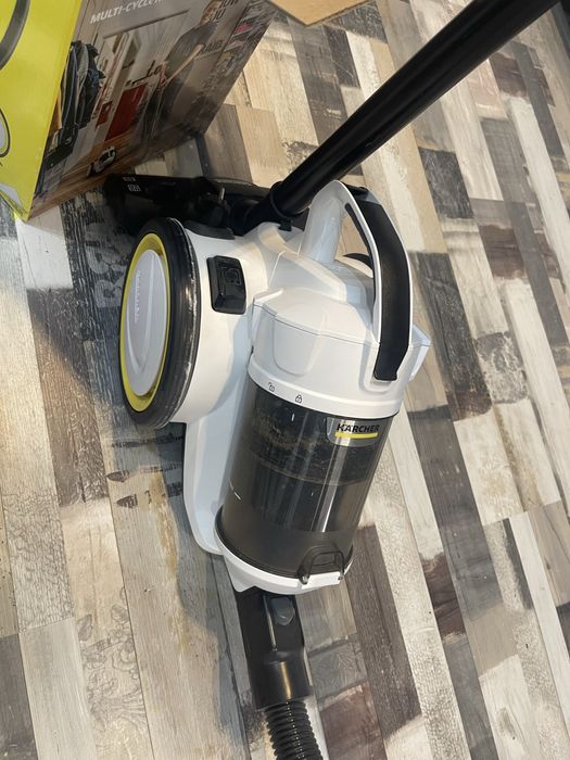Пылесос Kärcher VC 3 Plus (циклонный, без мешка)
