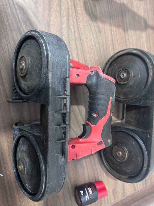 fierastrau banda Milwaukee m12