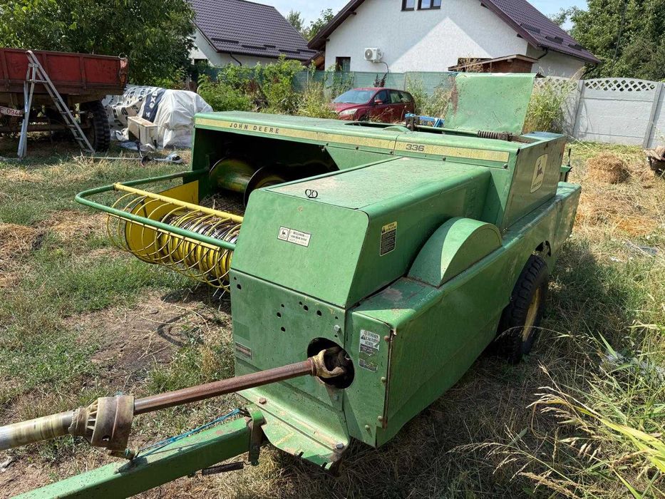 Presa balotat john dree