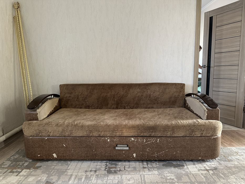 Диван раскладной б/у