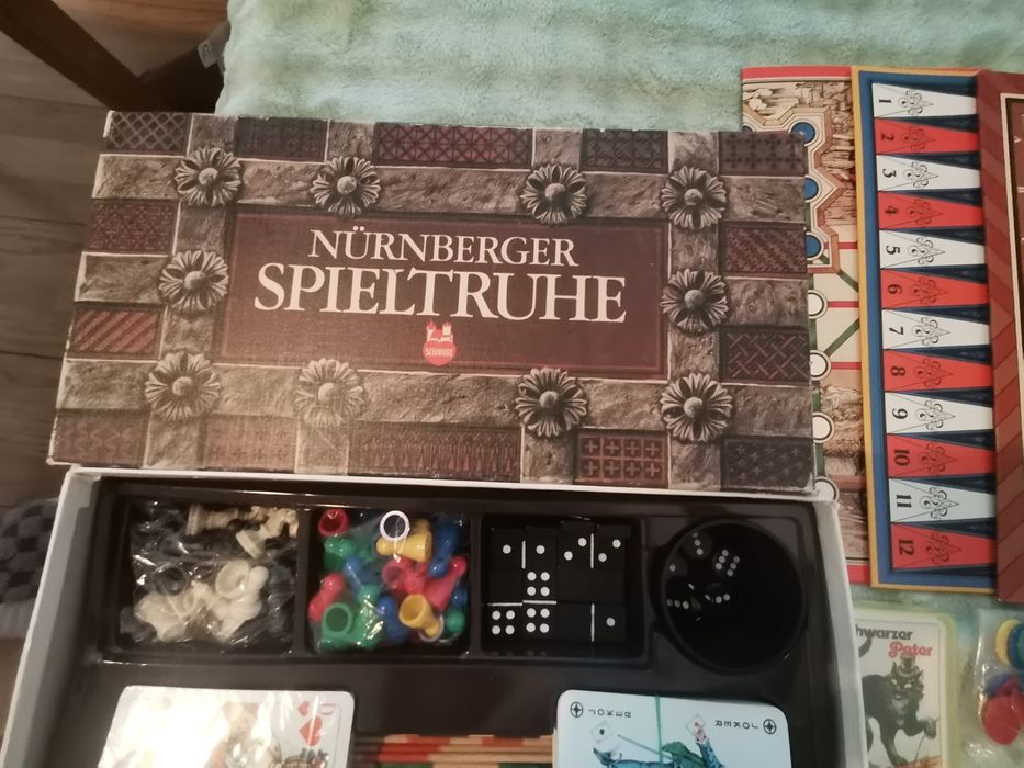 Кутия с настолни игри