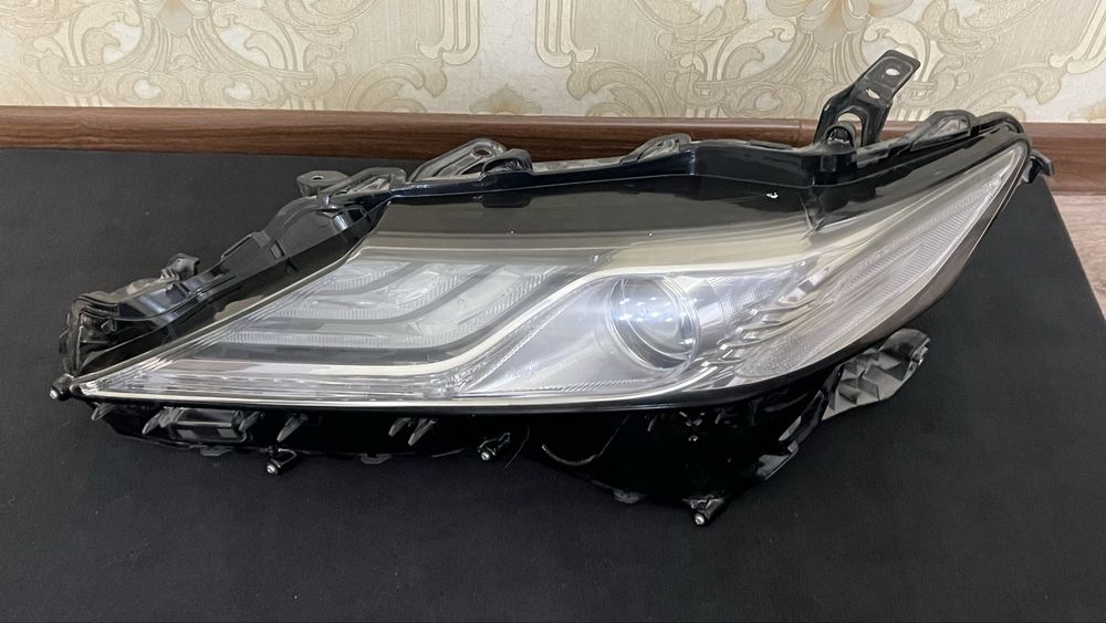 Камри 70 фара koito ориг