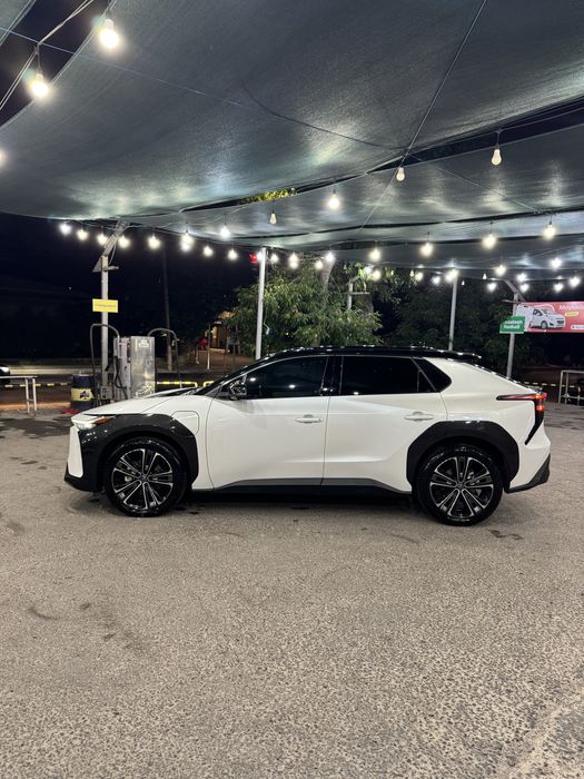 Продаётся Toyota BZ 4x  Максимальная комплектация