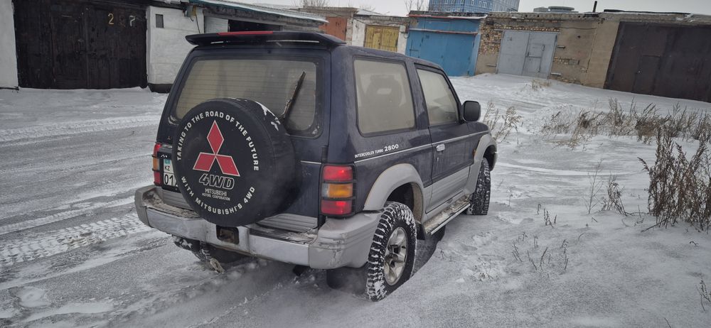 Автомобиль Мицубиши паджеро 2