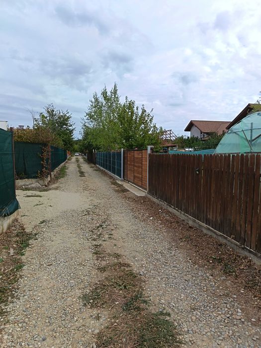 Teren 525 mp intravilan in Izvorani