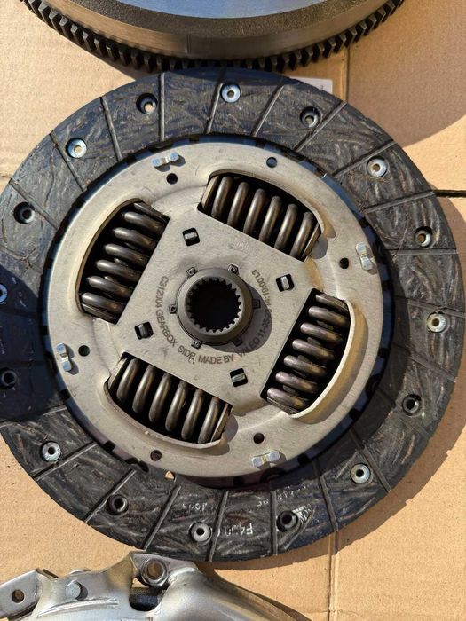 Съединител и маховик комплект