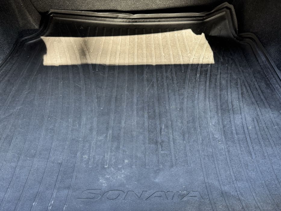 Продам полик на багажник соната LF