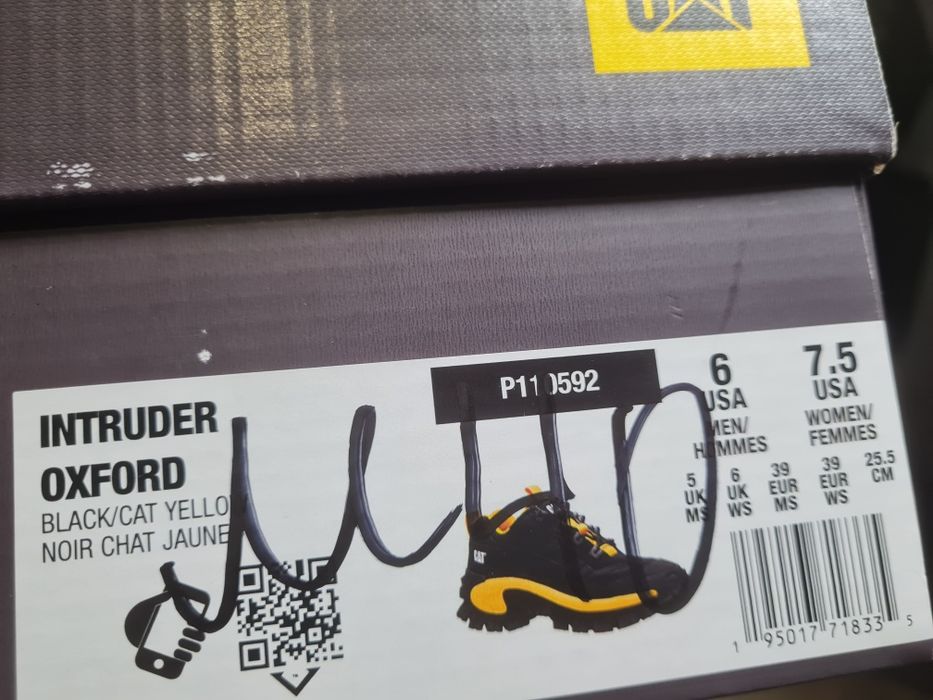 Обувки Caterpillar Intruder Oxford

Чисто нови с кутия.

Размер 39 сте