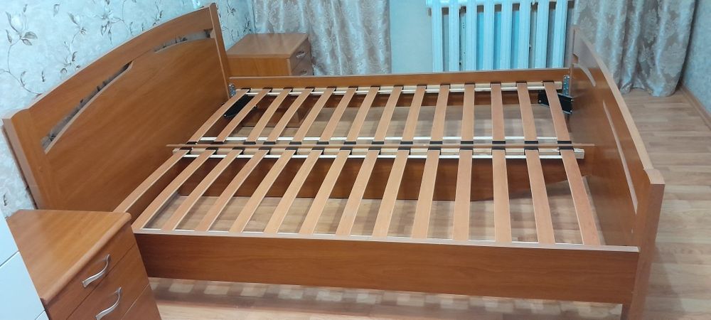 Продам спальный гарнитур
