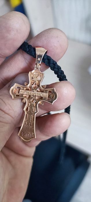 Продам золотой крестик!