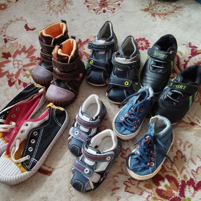 Отдам детскую обувь