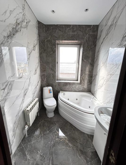 Сдается коттедж в  Юнис сити. 300 кв2 в