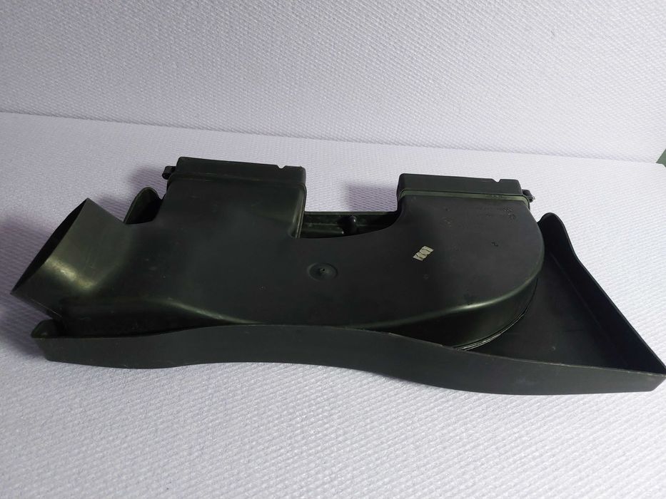 Difuzor captare aer BMW E90 E91 E92 E84 Cod 7798772