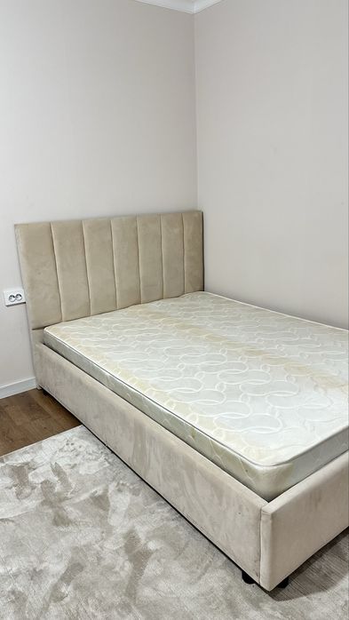 Продам Кровать 140х200