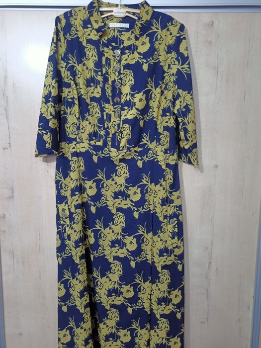 Продам брендовое платье вечернее.