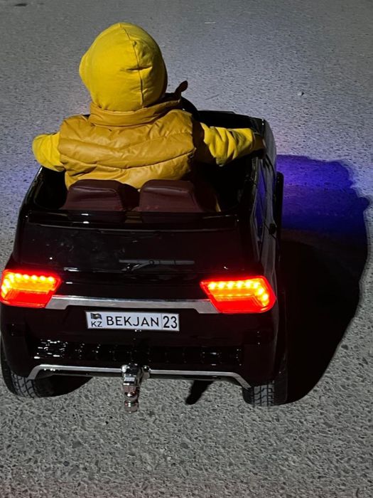 Машина с пультом