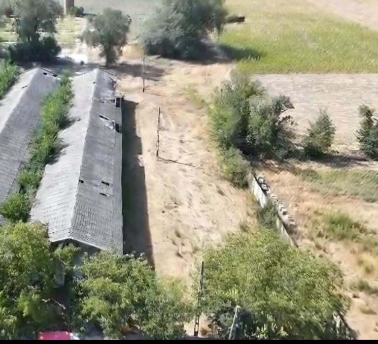 De vânzare teren intravilan 5000 mp cu 1 hala industriala. Direct de la proprietar