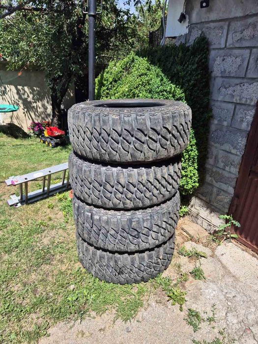 Гуми за джип Atlas 35x12.50 20 цола