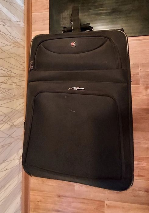 Чемодан 7000 тенге